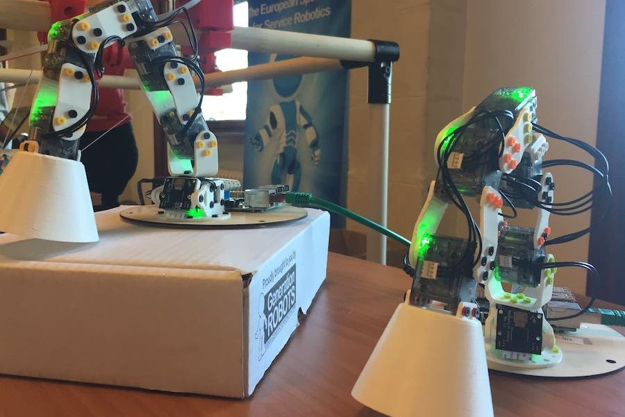 Poppy : un robot open source matériel et logiciel imprimé en 3D pour l’éducation