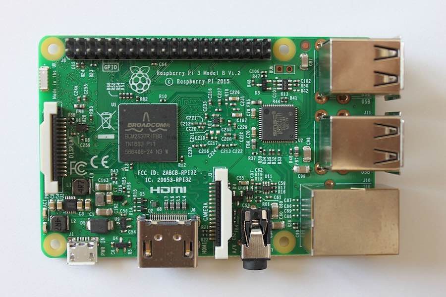 Ce n’est pas de la tarte . . . aux framboises. Alors qu’est-ce que le Raspberry Pi?