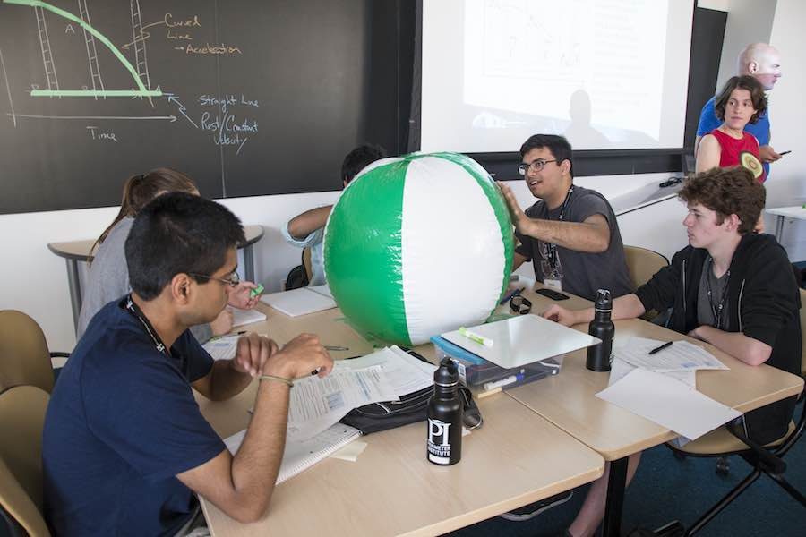 L’Institut Périmètre utilise Möbius dans le cadre d’un stage de physique pour les étudiants les plus brillants