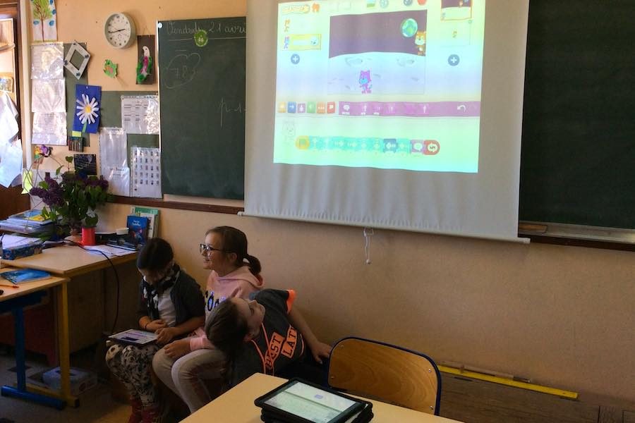 Convaincre et aider une collègue : atelier tutorat codage en CE2