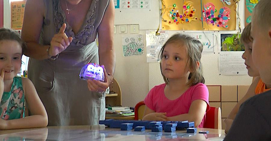 Premiers pas avec la robotique : BlueBot en maternelle à Molsheim
